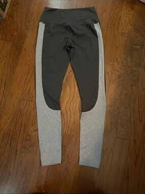 Splits59 Black and Light Gray Colorblock Leggings